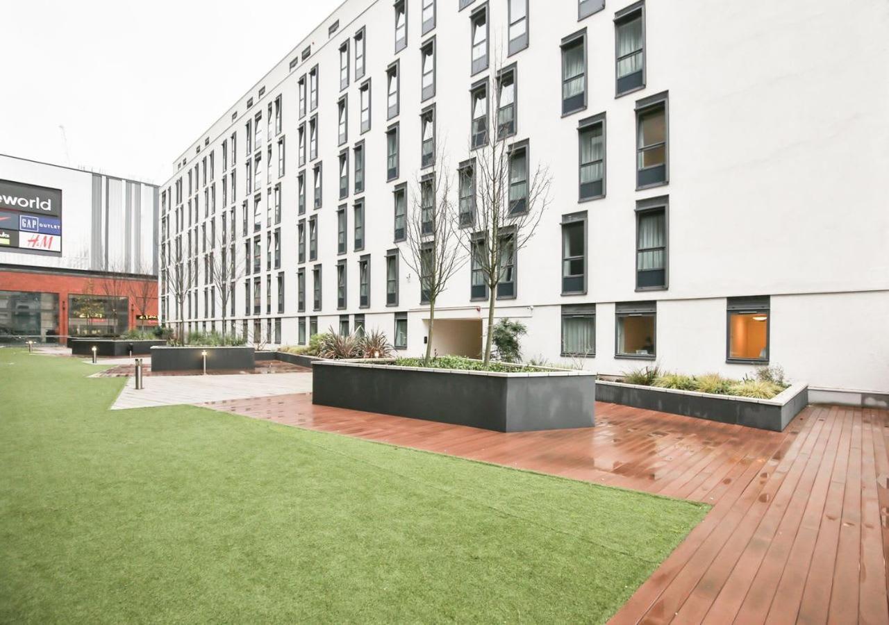Sterling Court In Wembley London Ngoại thất bức ảnh