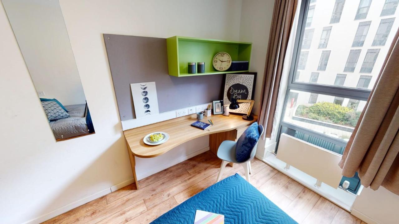 Sterling Court In Wembley London Ngoại thất bức ảnh